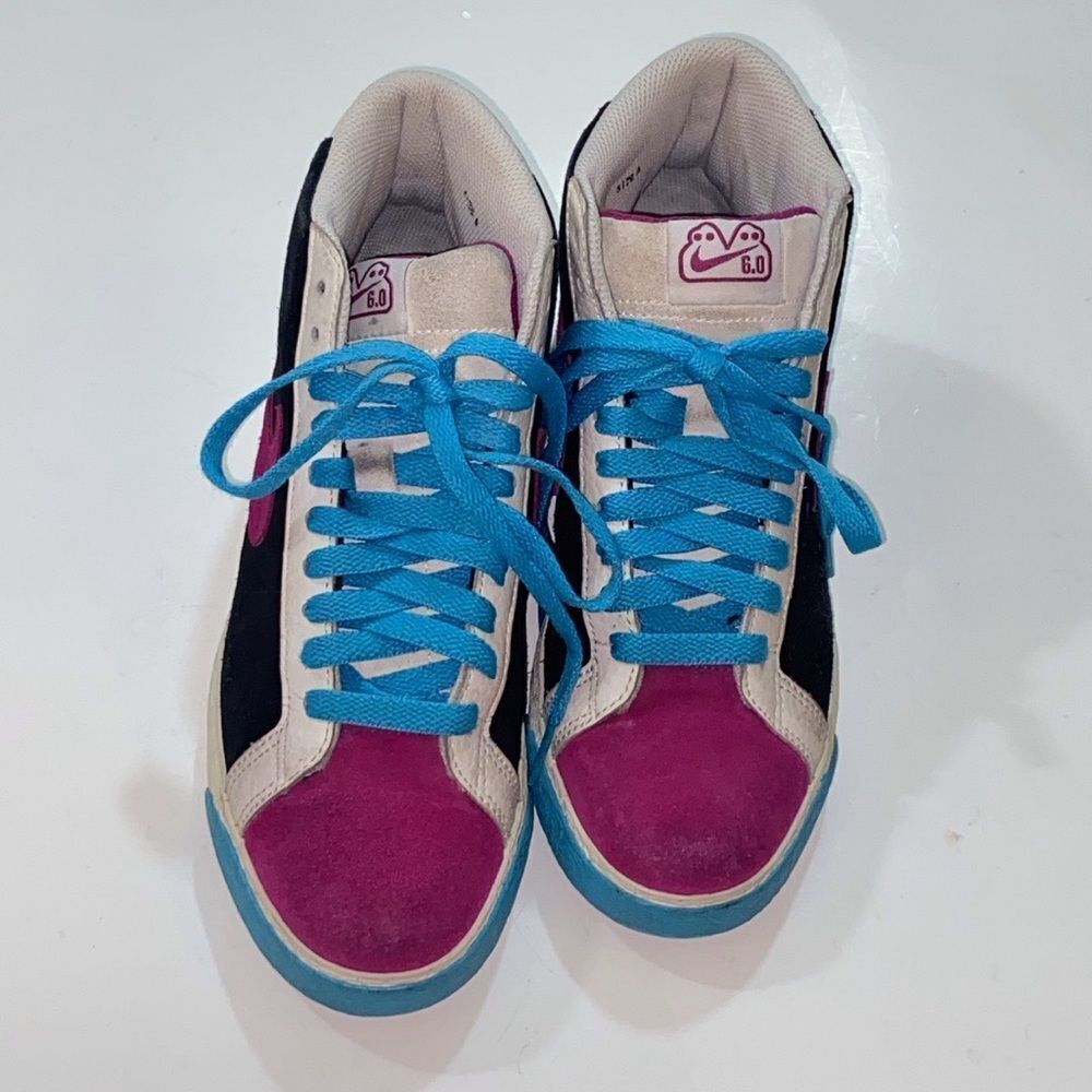 Nike Blazer Mid 6.0 High-Tops with Magenta and Teal Highlights Women Shoes z,8US - Picture 3 of 14